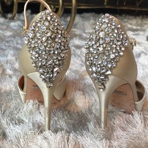 Badgley Mischka wedding shoes size 9